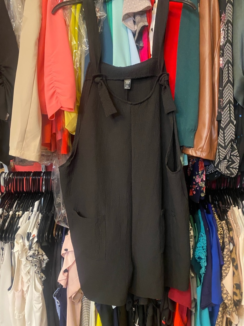 SHEIN Black Sleeveless Tie-Strap Romper with Pockets